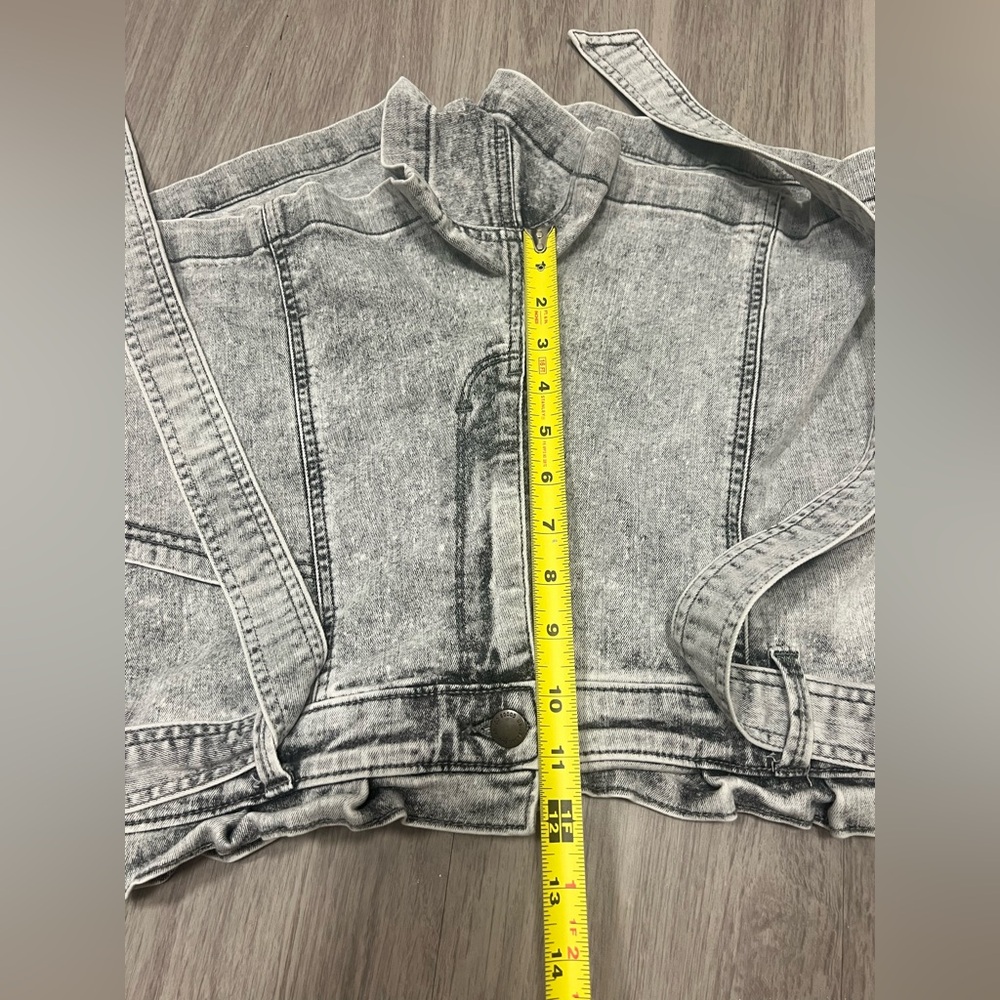 Universal Thread Jean Shorts - Picture 11 of 12